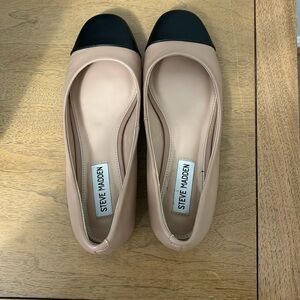Captoe Steve Madden Flats, 6.5, black and nude, like new